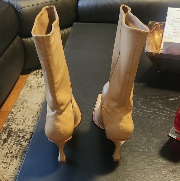 Elegant Western Tan Leather Women's Boots - Picture 2 of 7